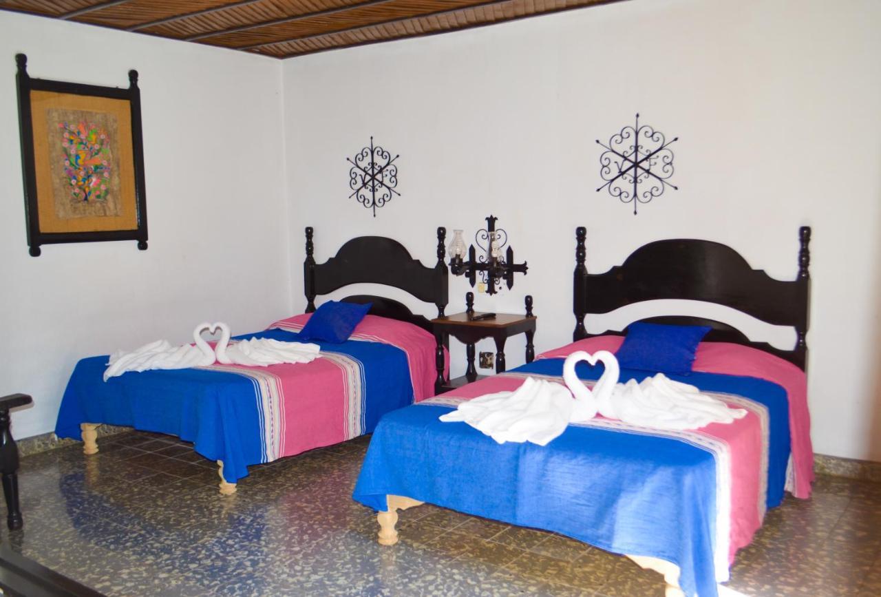 Hotel Villa De Flores Uruapan  Εξωτερικό φωτογραφία
