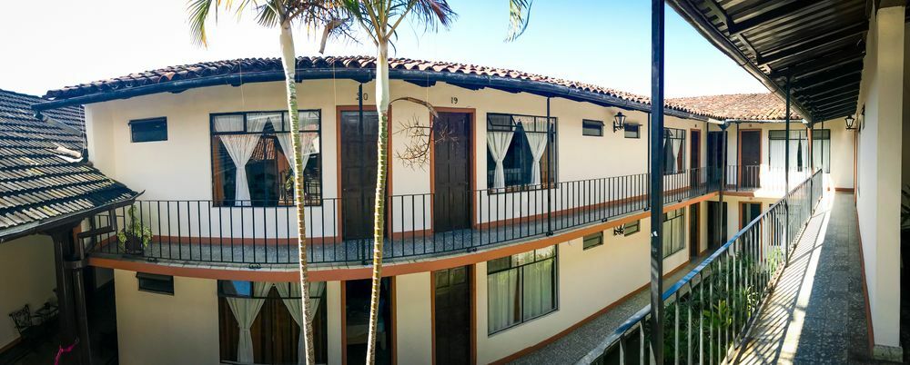 Hotel Villa De Flores Uruapan  Εξωτερικό φωτογραφία