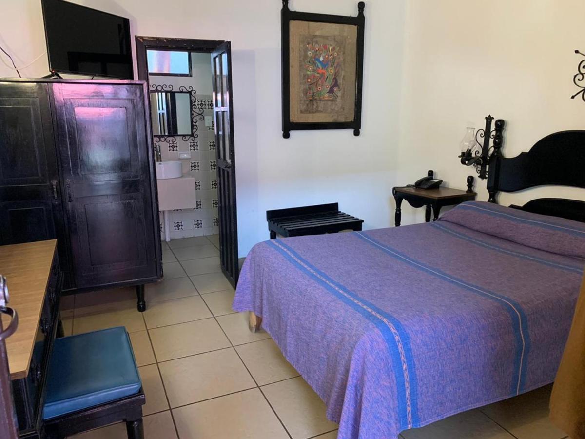 Hotel Villa De Flores Uruapan  Εξωτερικό φωτογραφία
